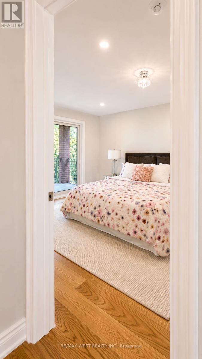 65 Foch Avenue, Toronto, Ontario  M8W 3X5 - Photo 11 - W13587342