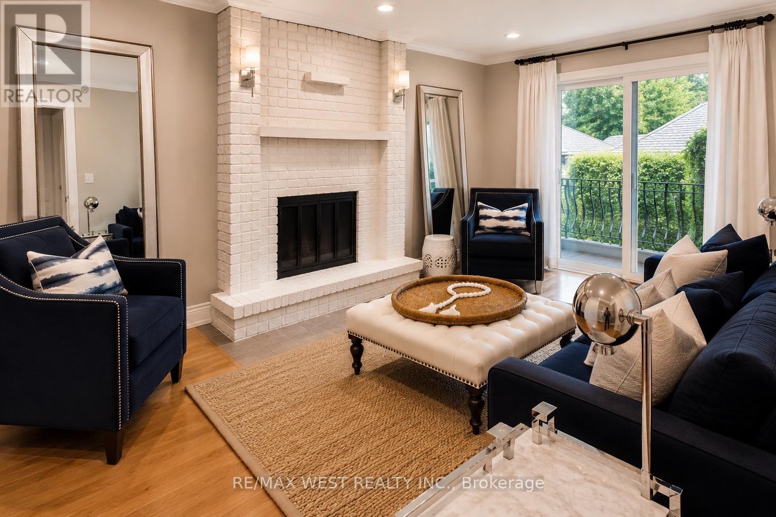 65 Foch Avenue, Toronto, Ontario  M8W 3X5 - Photo 5 - W13587342