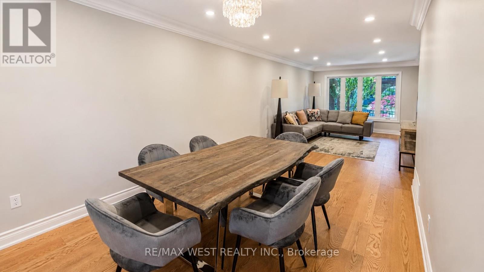 65 Foch Avenue, Toronto, Ontario  M8W 3X5 - Photo 8 - W13587342