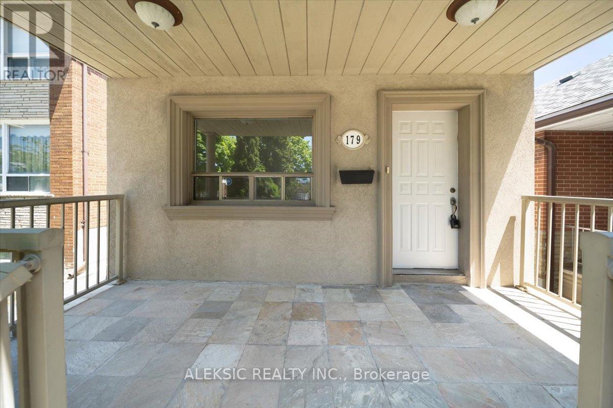 179 Thirtieth Street, Toronto, Ontario  M8W 3C6 - Photo 2 - W13579506