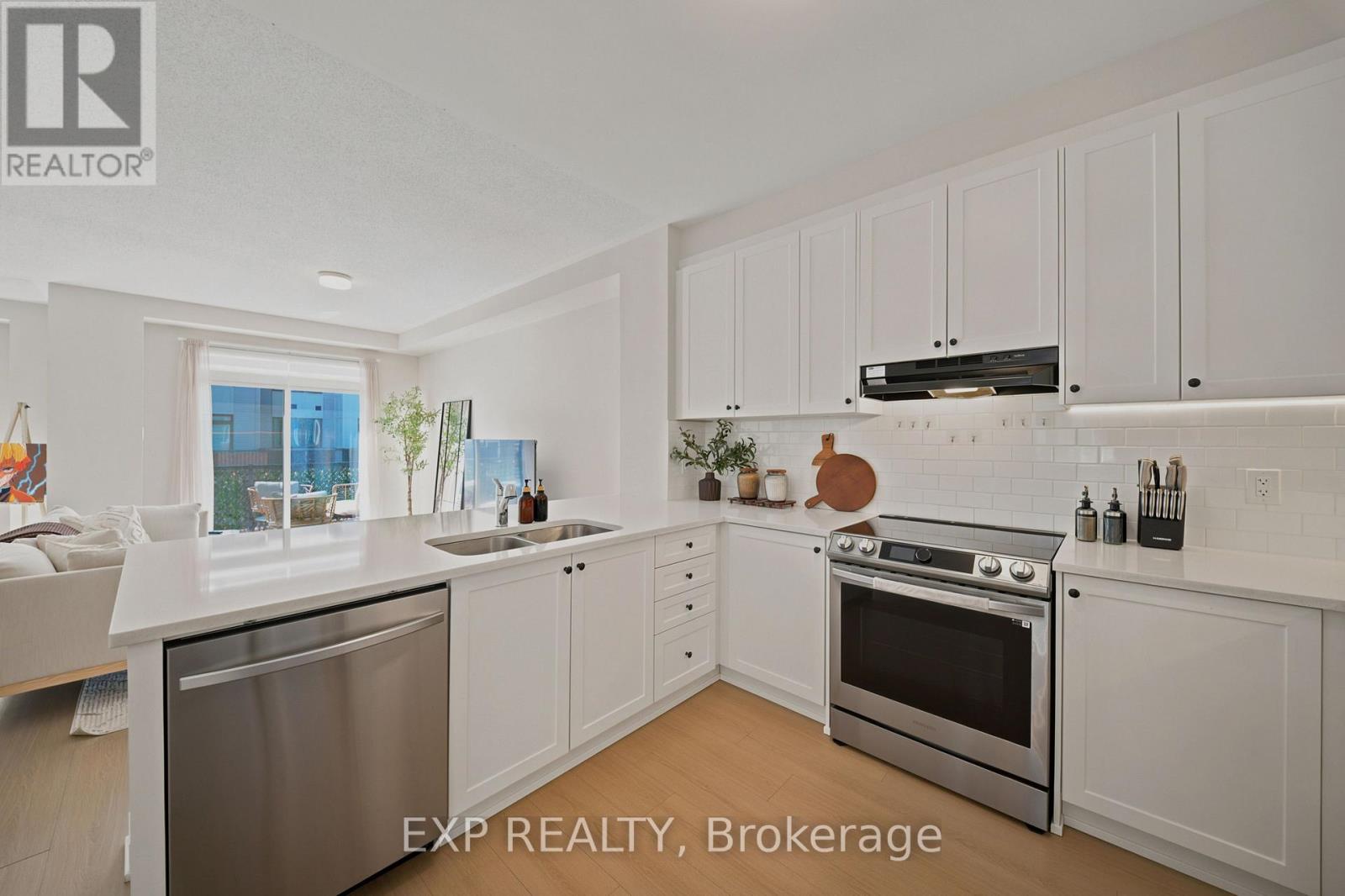 69 Lignite Private, Ottawa, Ontario  K2J 7J4 - Photo 4 - X13660662