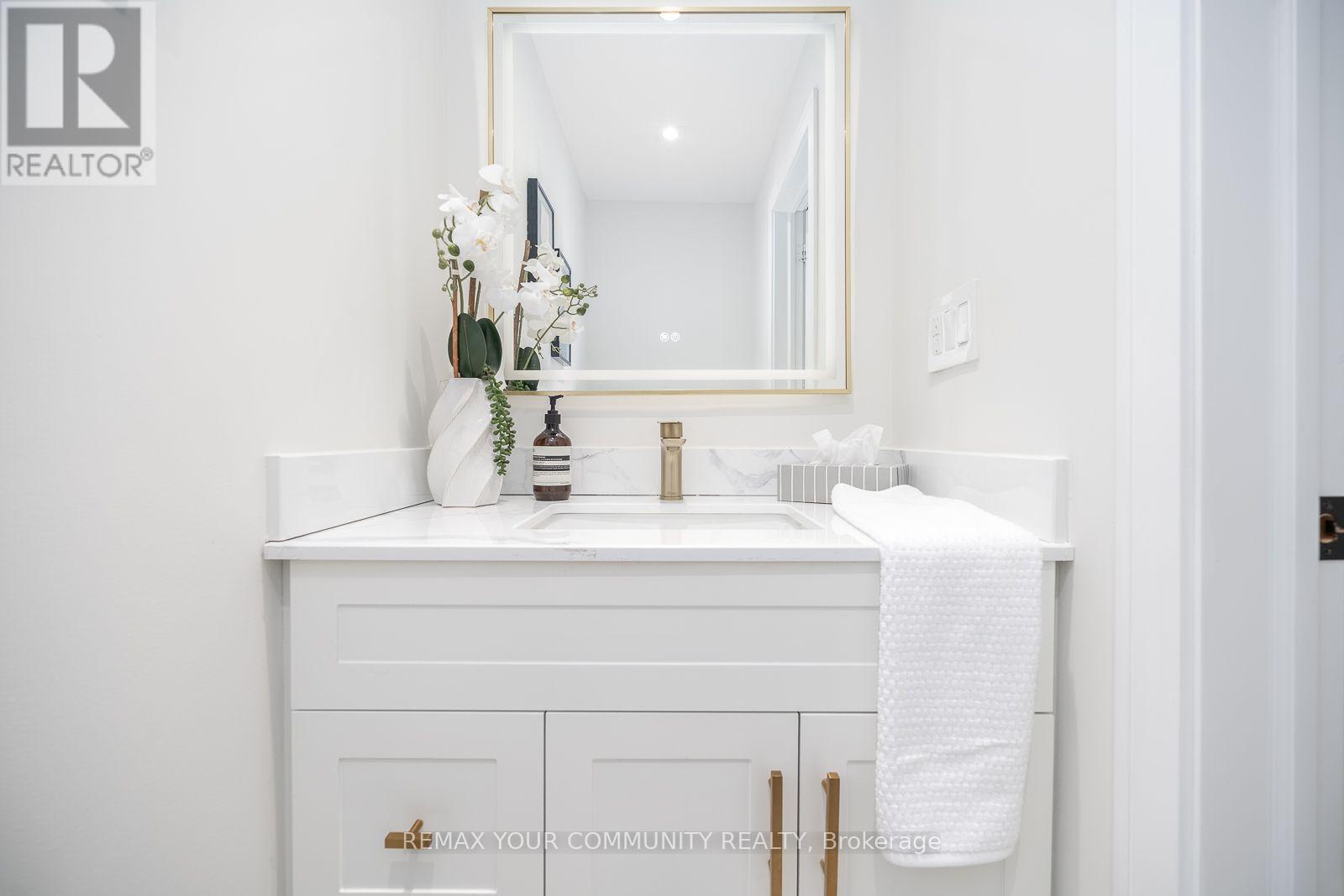 354 Bessborough Drive, Toronto, Ontario  M4G 3L2 - Photo 20 - C13660624