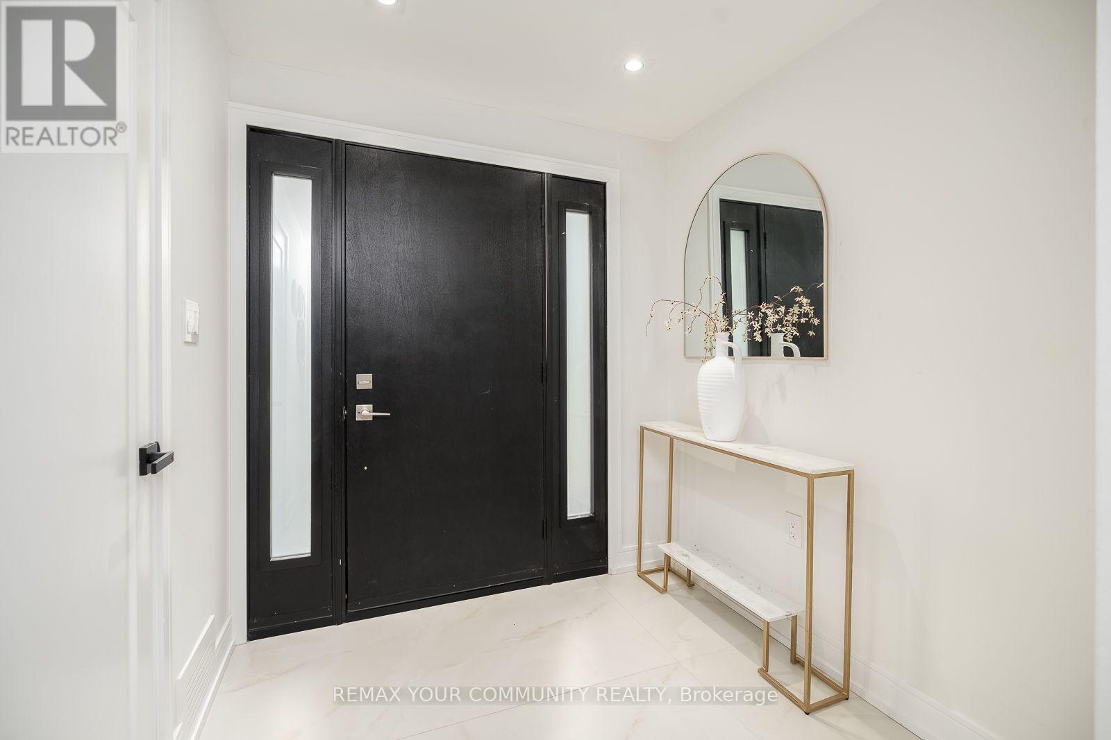 354 Bessborough Drive, Toronto, Ontario  M4G 3L2 - Photo 3 - C13660624