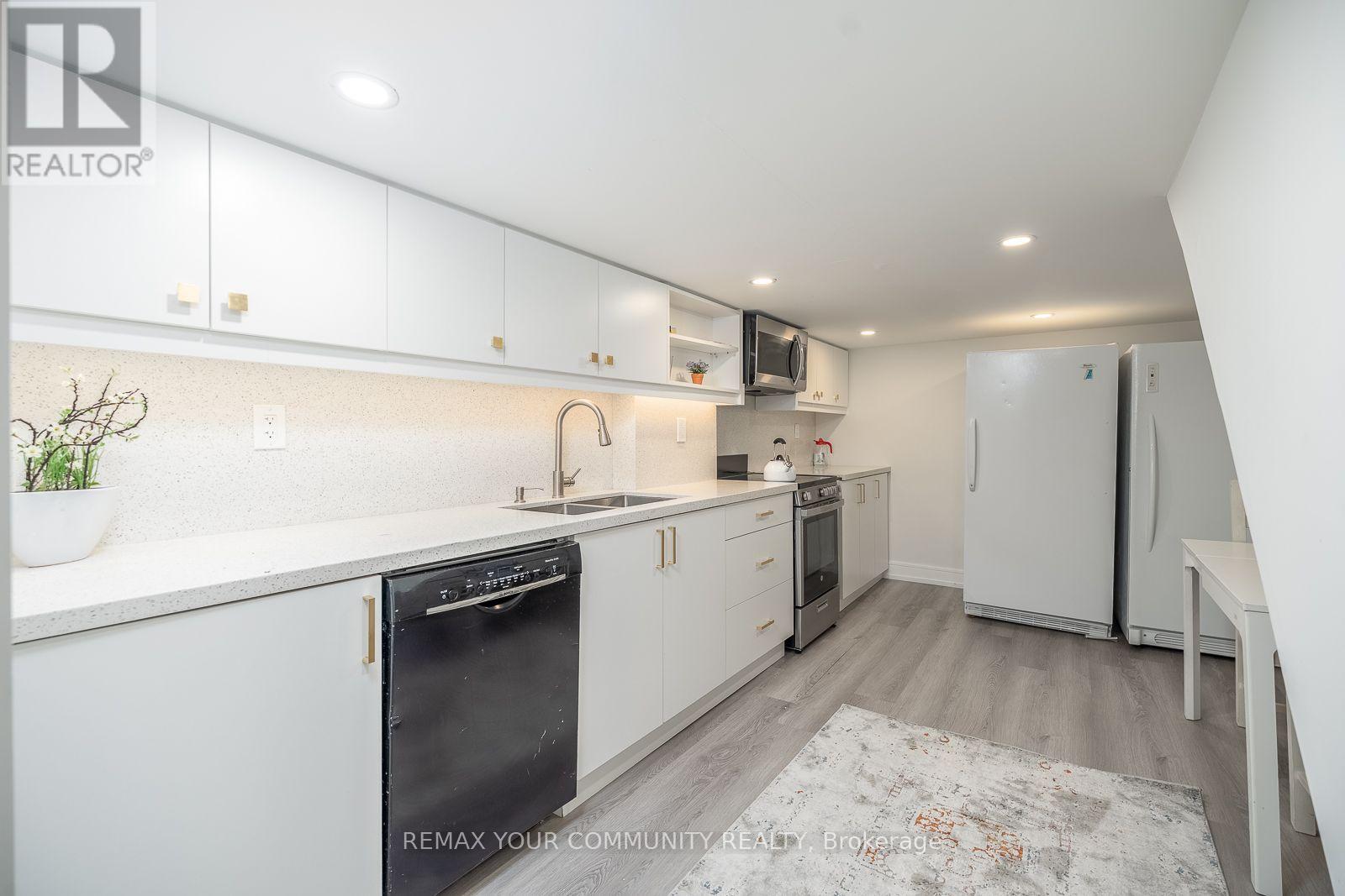 354 Bessborough Drive, Toronto, Ontario  M4G 3L2 - Photo 43 - C13660624