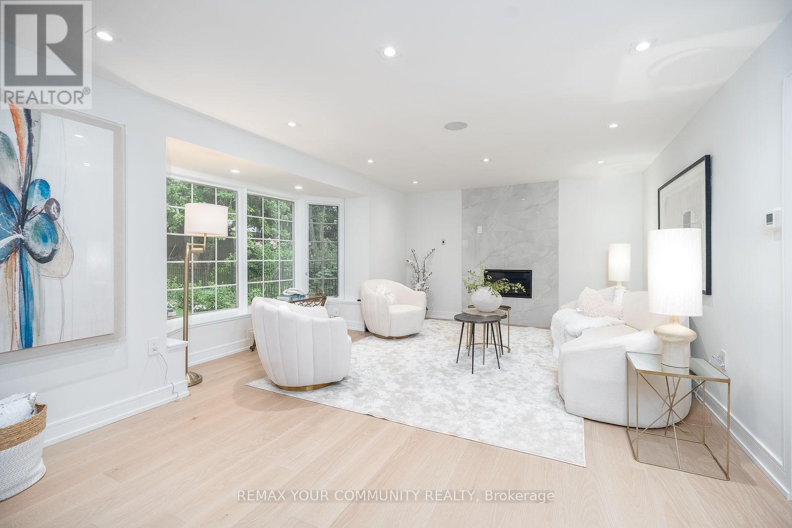 354 Bessborough Drive, Toronto, Ontario  M4G 3L2 - Photo 5 - C13660624