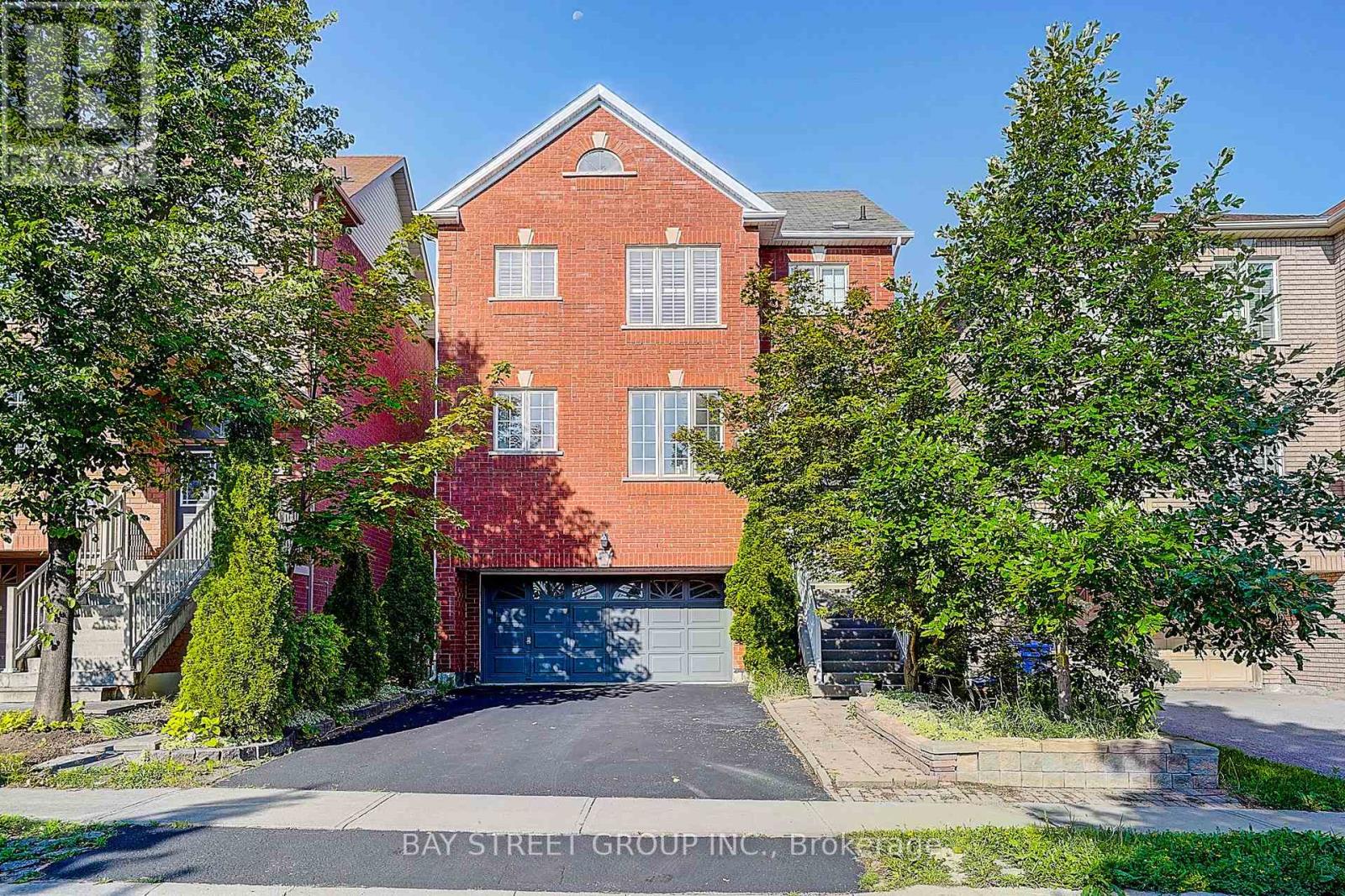 57 GAIL PARKS CRESCENT, Newmarket, Ontario
