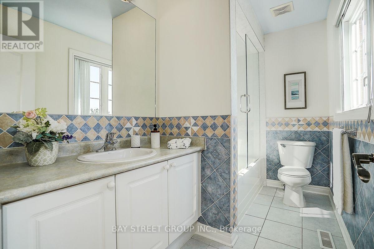 57 Gail Parks Crescent, Newmarket, Ontario  L3X 3B9 - Photo 24 - N13660674