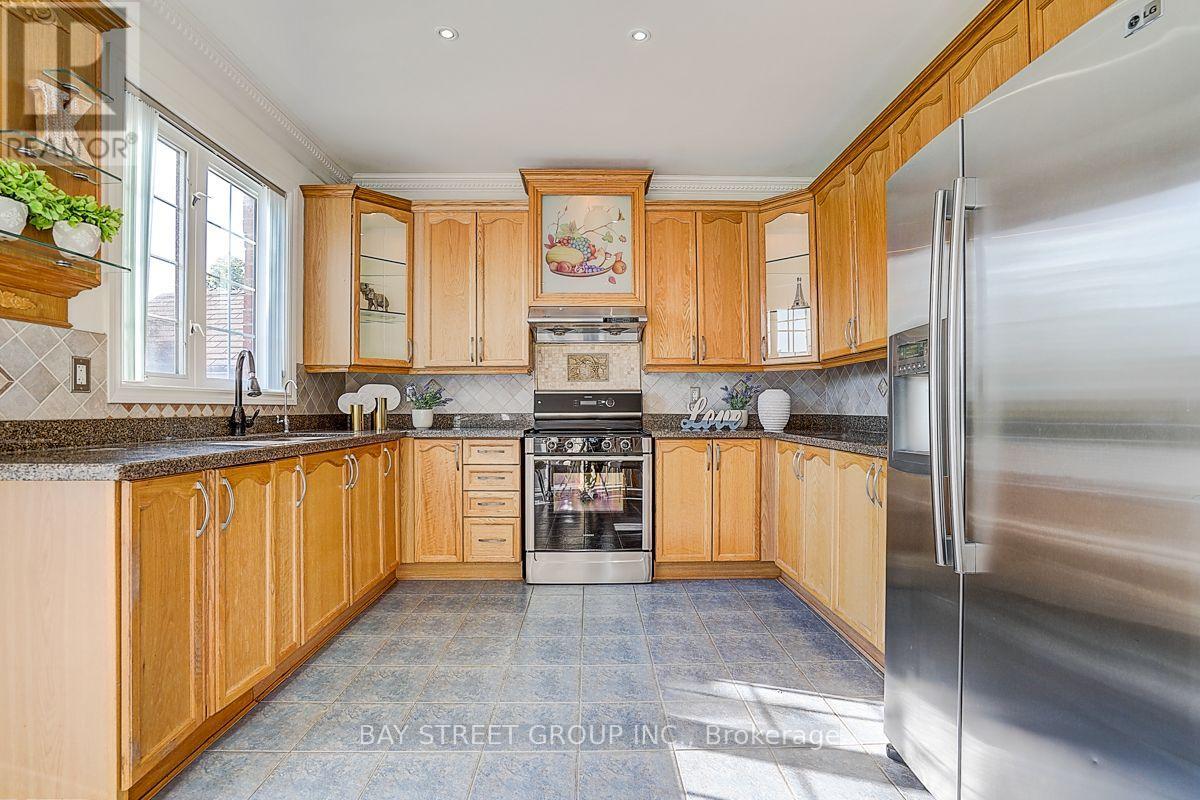 57 Gail Parks Crescent, Newmarket, Ontario  L3X 3B9 - Photo 7 - N13660674