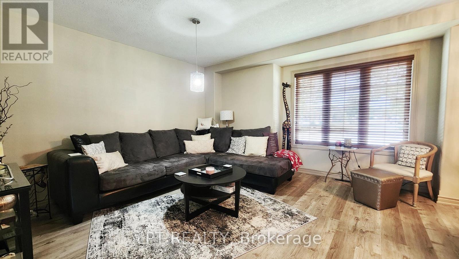 17 Silver Maple Crescent, Barrie (Holly), Ontario  L4N 0Y4 - Photo 7 - S13660632