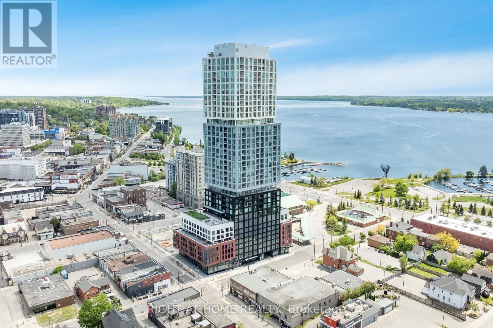1706 - 39 MARY STREET, Barrie, Ontario