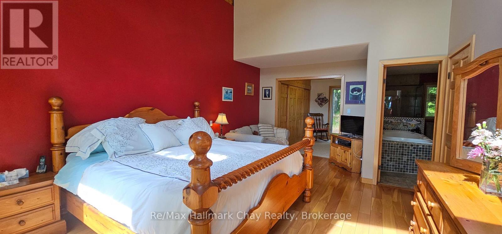 1497 Fox Point Road, Lake Of Bays, Ontario  P0A 1H0 - Photo 21 - X13459608