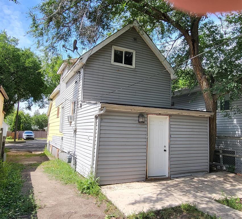 817 12th Street, Brandon, Manitoba  R7A 4N2 - Photo 1 - 202619982