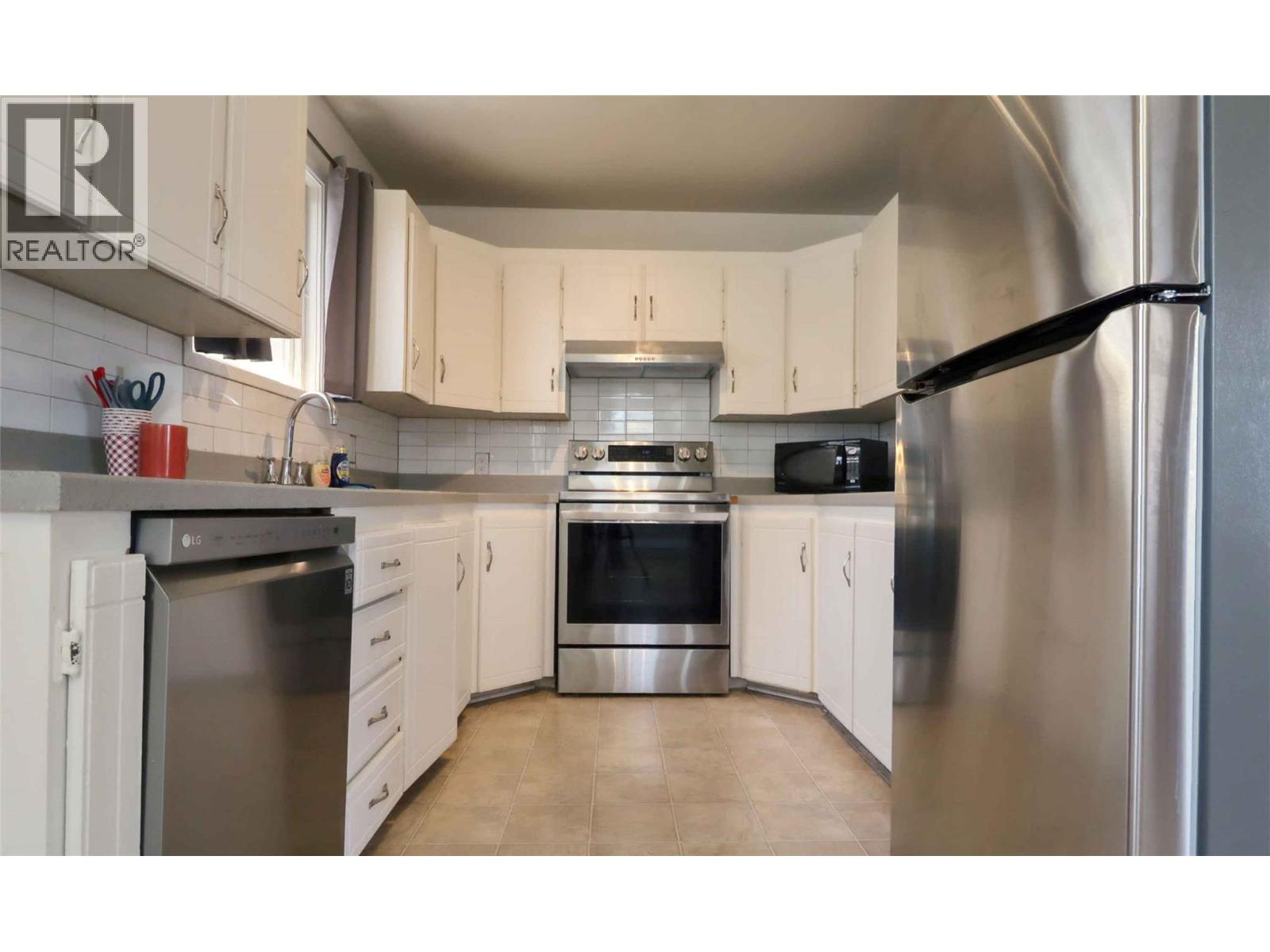 2805 Caen Road, Sorrento, British Columbia  V0E 2W0 - Photo 13 - 10397267