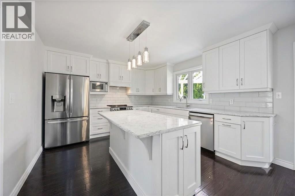 2923 STONEY CREEK DRIVE