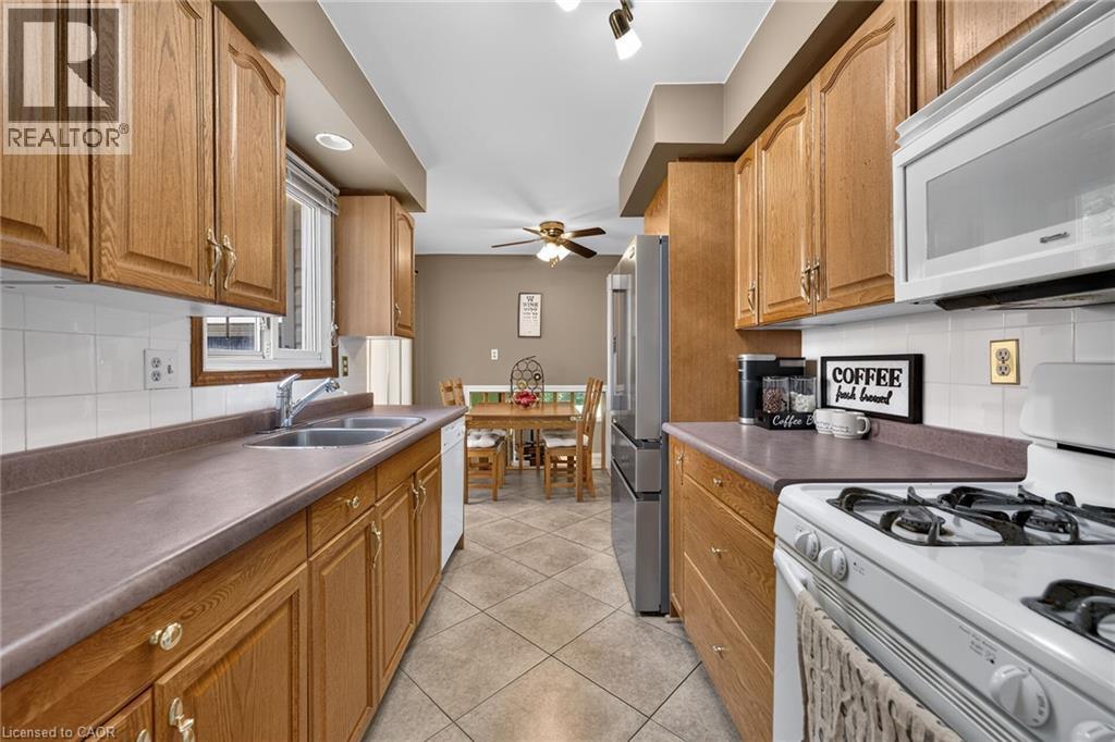 127 Wendover Drive, Hamilton, Ontario  L9C 5X6 - Photo 7 - 40853918