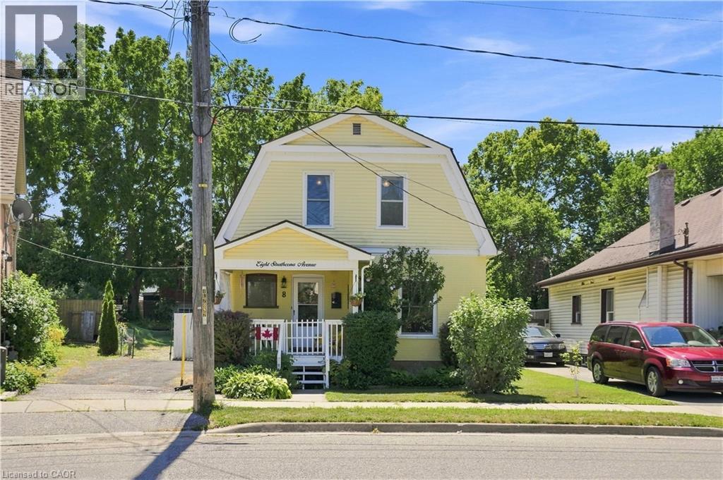 8 STRATHCONA Avenue, Brantford, Ontario