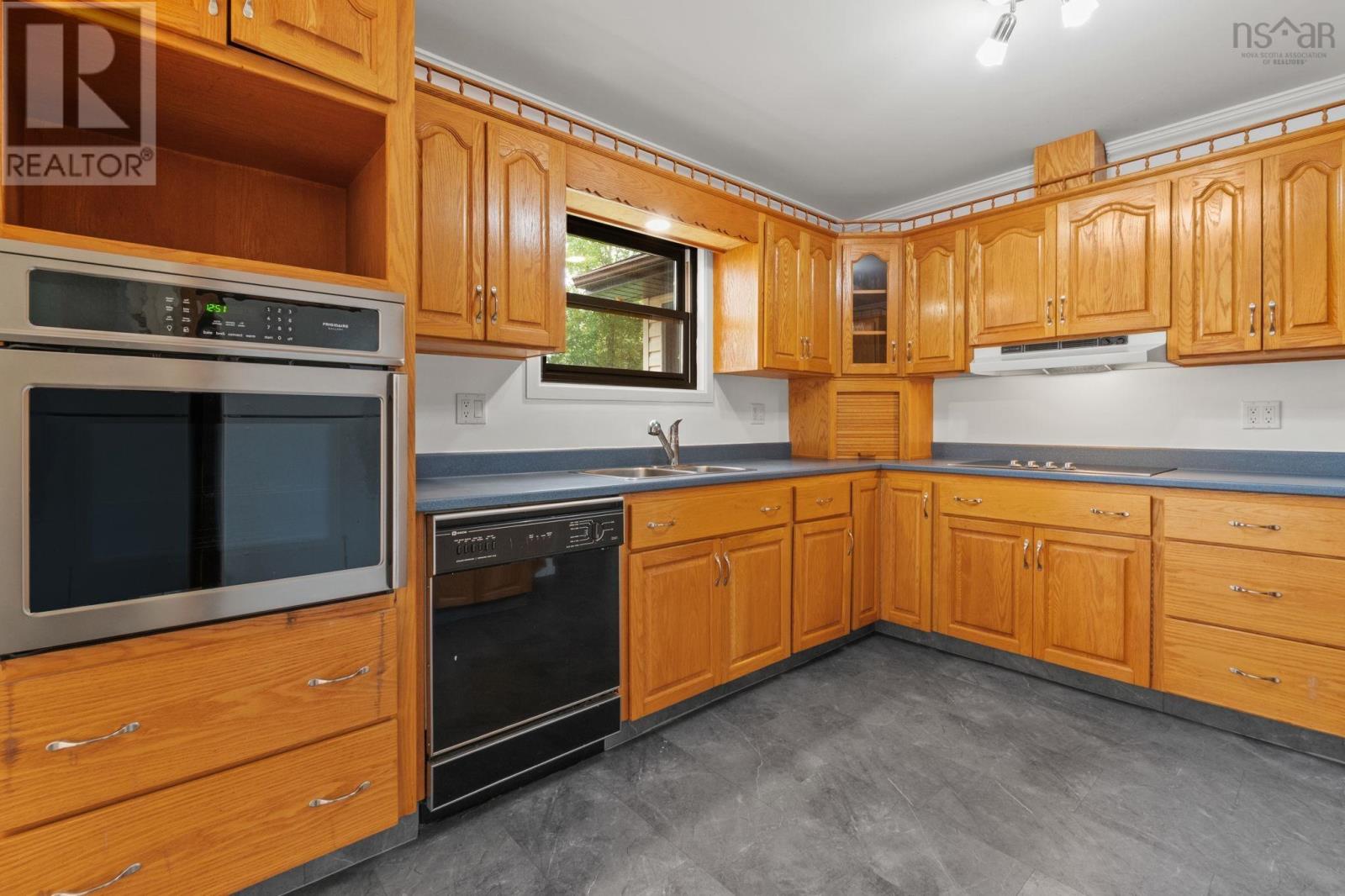 290 Ellershouse Road, Ellershouse, Nova Scotia  B0N 1L0 - Photo 8 - 202619706