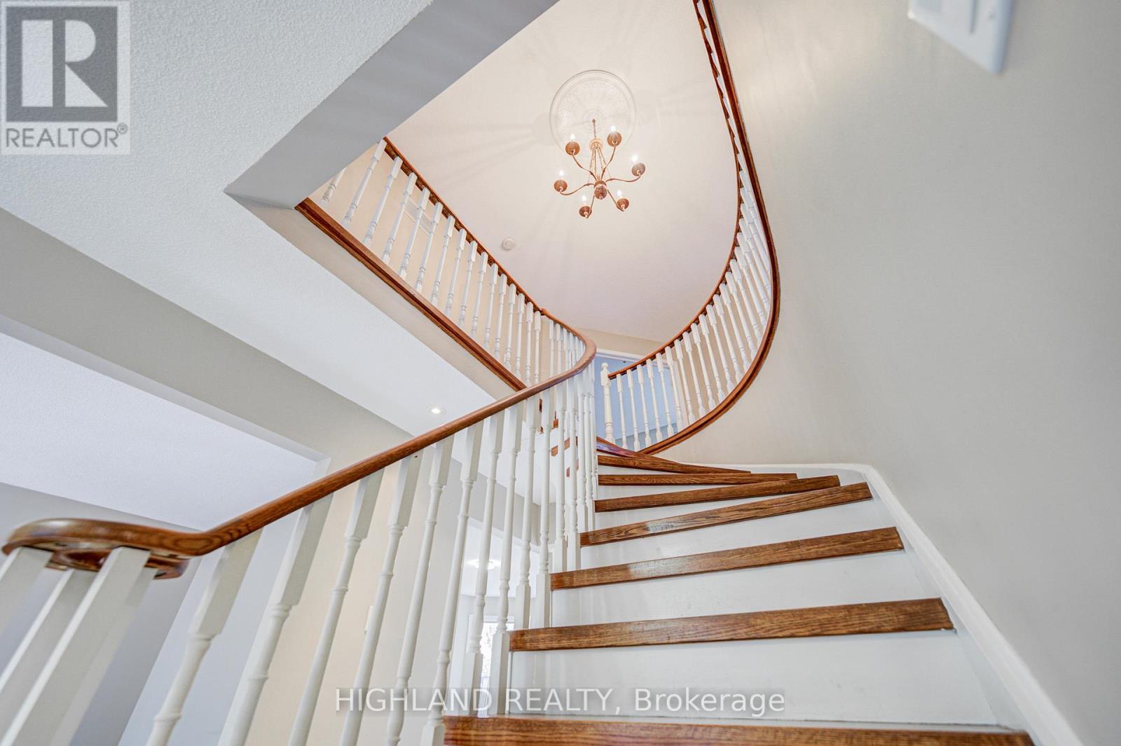 4369 Spinningdale Court, Mississauga, Ontario  L5M 3J9 - Photo 13 - W13528394