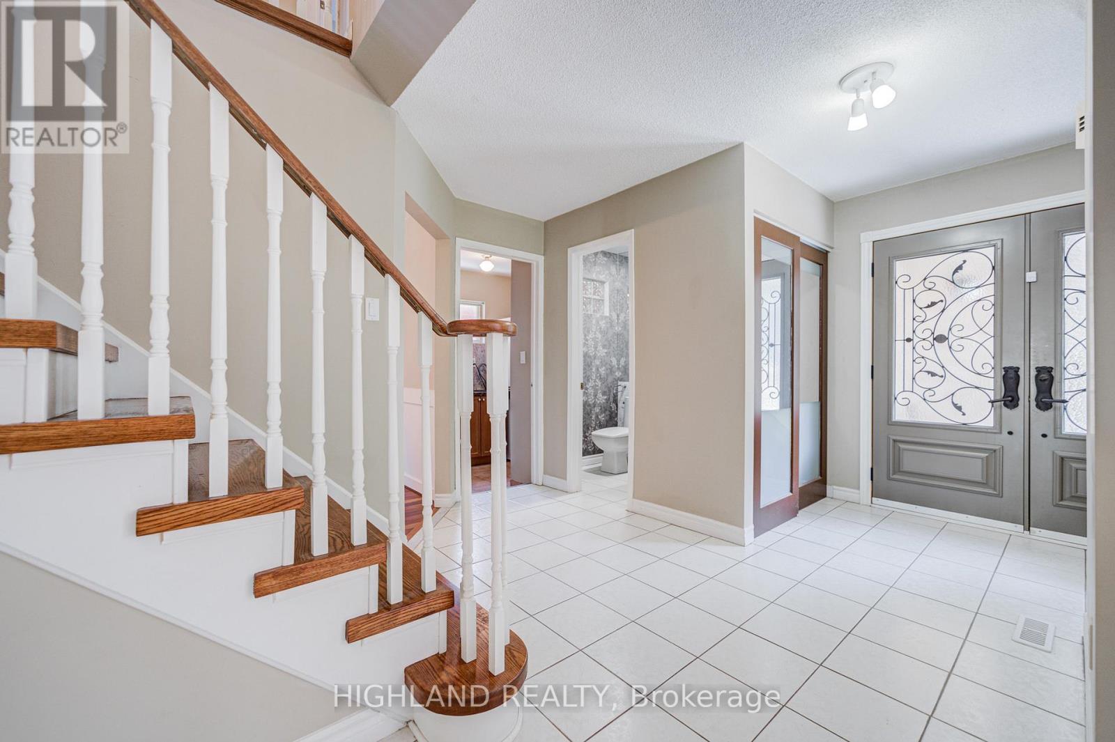 4369 Spinningdale Court, Mississauga, Ontario  L5M 3J9 - Photo 12 - W13528394