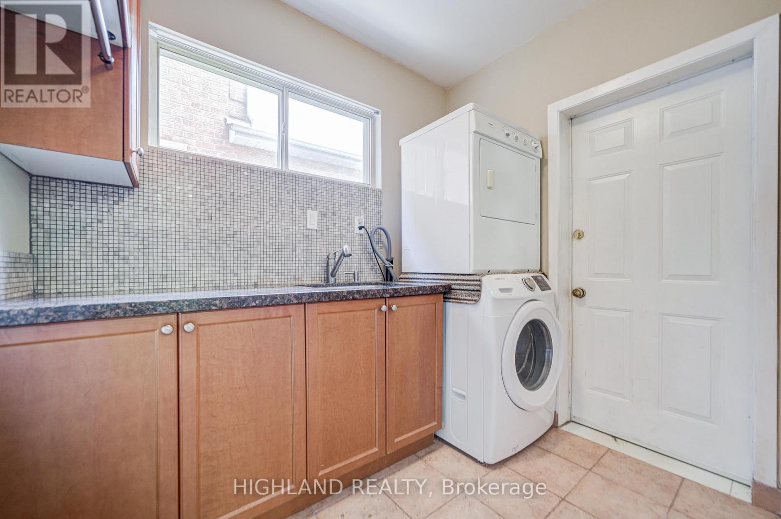 4369 Spinningdale Court, Mississauga, Ontario  L5M 3J9 - Photo 26 - W13528394
