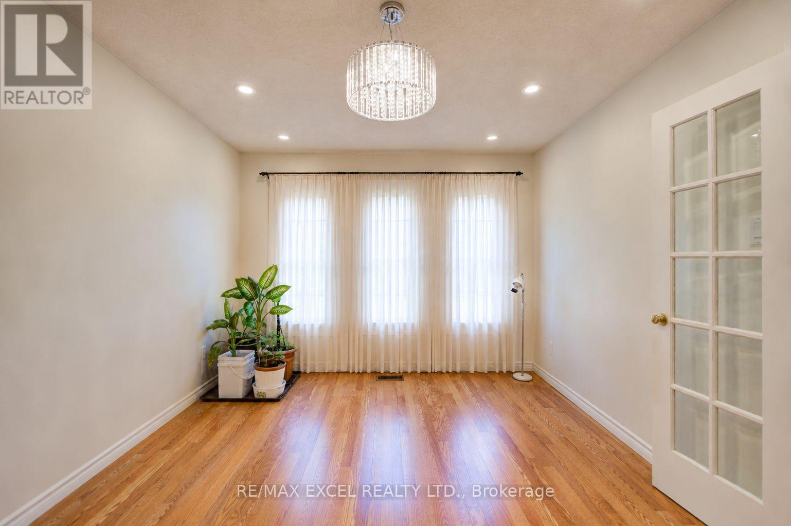 104 Lambeth Court, Newmarket, Ontario L3Y 6S1 - Photo 7 - N13660786