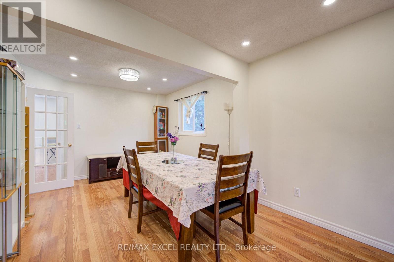 104 Lambeth Court, Newmarket, Ontario L3Y 6S1 - Photo 9 - N13660786