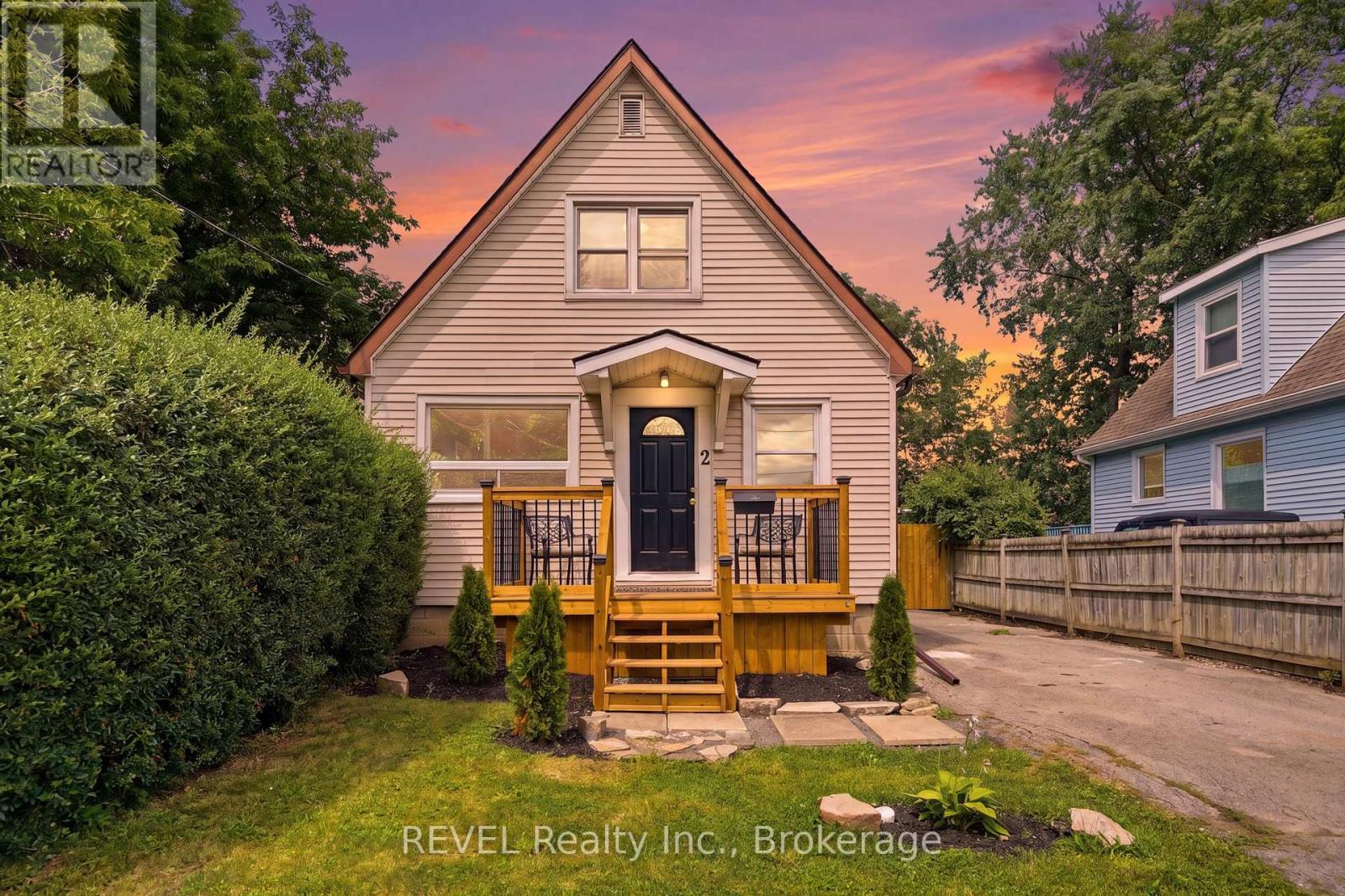 2 Kent Street, St. Catharines, Ontario  L2S 1H1 - Photo 3 - X13599712