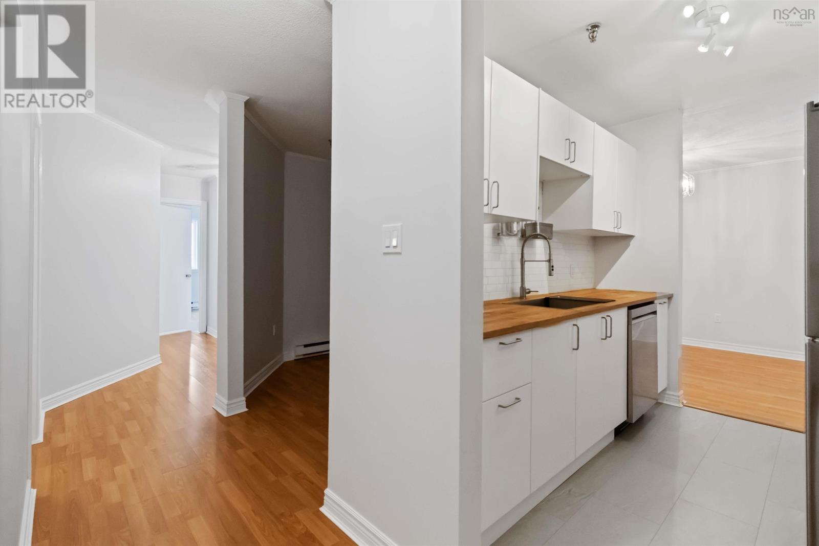 403 15 Langbrae Drive, Halifax, Nova Scotia  B3M 3W5 - Photo 3 - 202602693