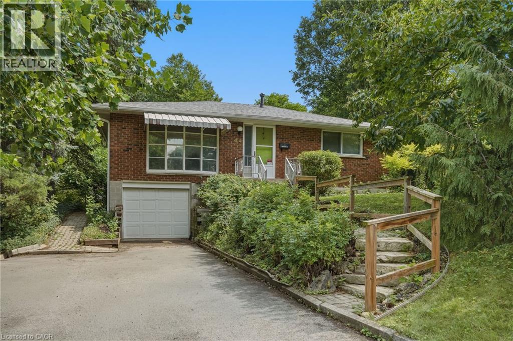 44 MCDONALD Court, Waterdown, Ontario