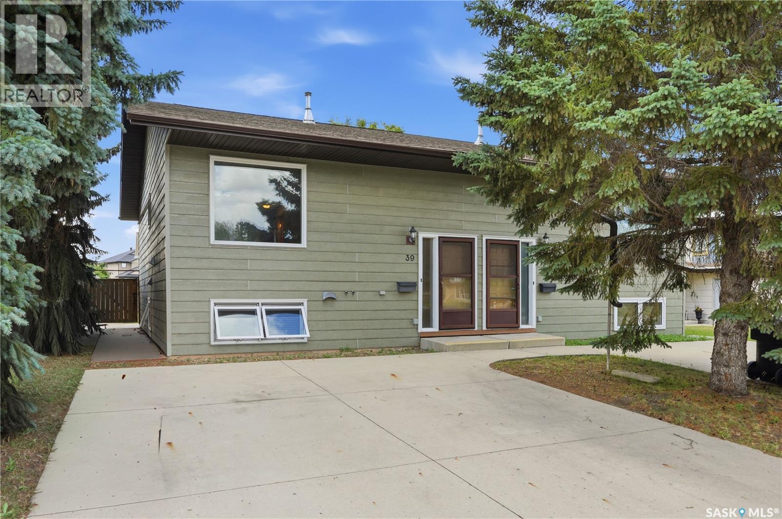 39 Blackley Place, Saskatoon, Saskatchewan  S7M 5B1 - Photo 1 - SK044669