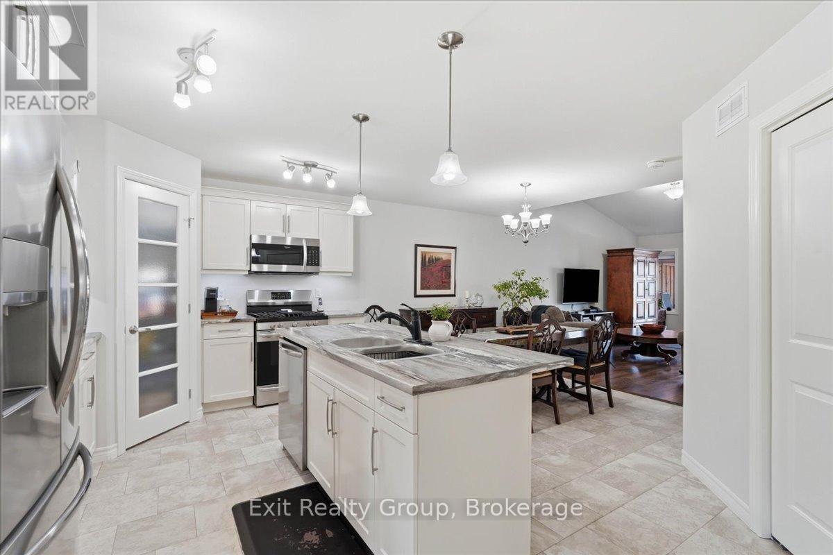 30 Sandhu Crescent, Belleville, Ontario  K8P 0G6 - Photo 4 - X13455534