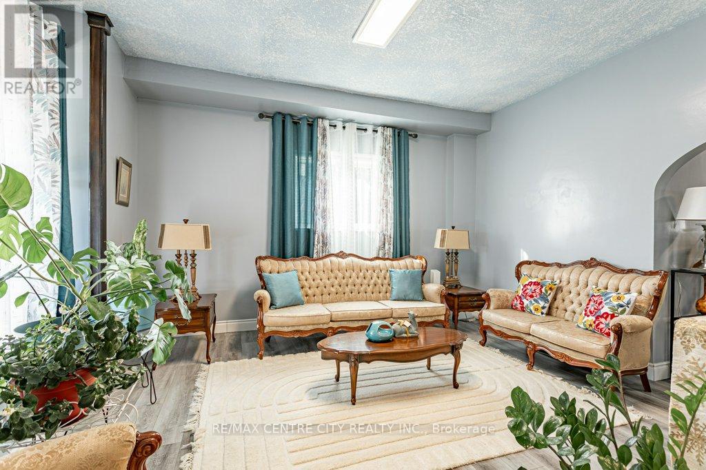 52 Princess Avenue, St. Thomas, Ontario  N5R 2V7 - Photo 6 - X13660846