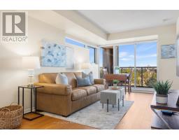 611 - 1050 THE QUEENSWAY, Toronto, Ontario