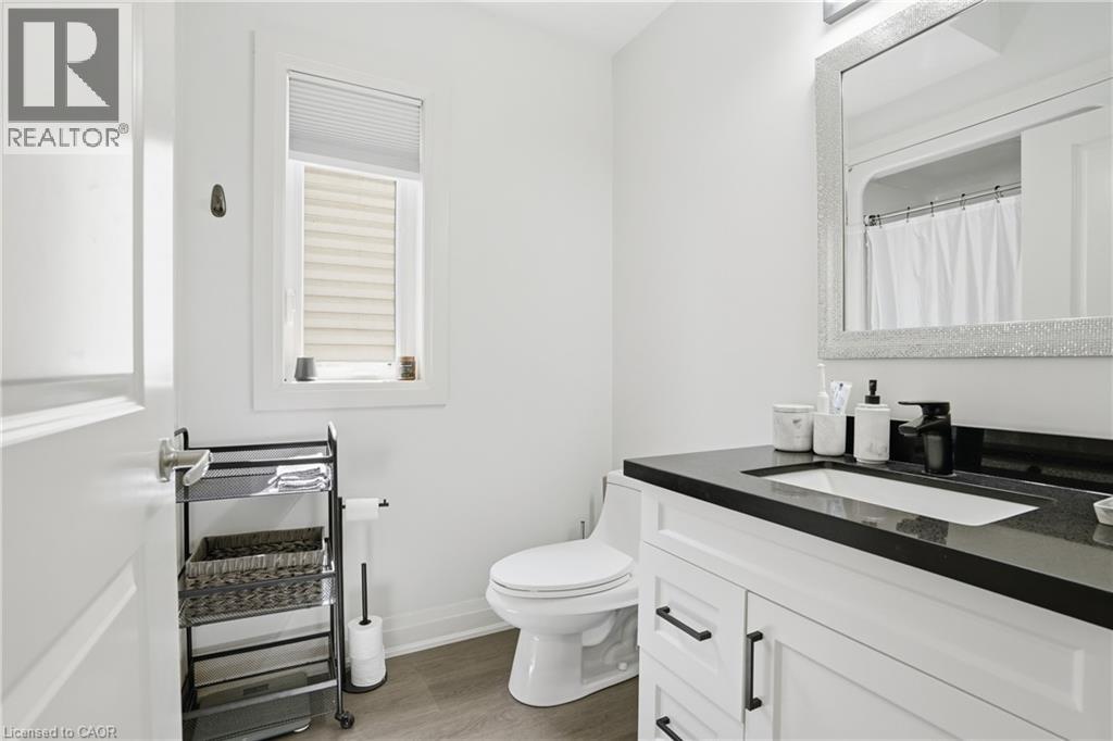 8 Nash Street, St. Catharines, Ontario  L2S 1B5 - Photo 24 - 40848172