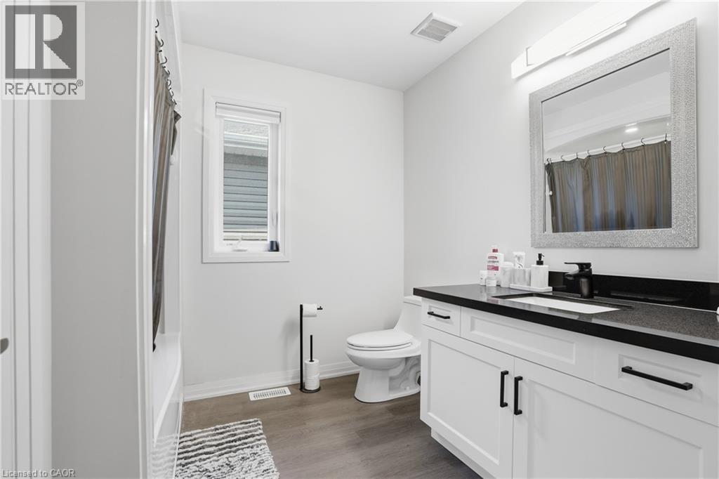 8 Nash Street, St. Catharines, Ontario  L2S 1B5 - Photo 16 - 40848172