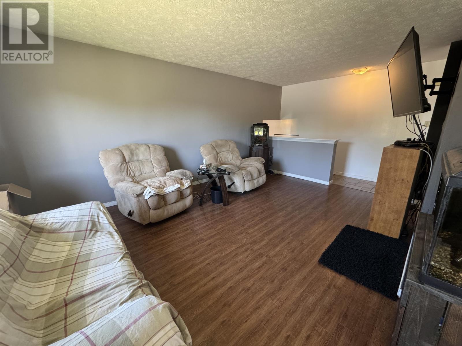 1 Wendego Street, Manitouwadge, Ontario  P0T 2C0 - Photo 5 - TB2601335