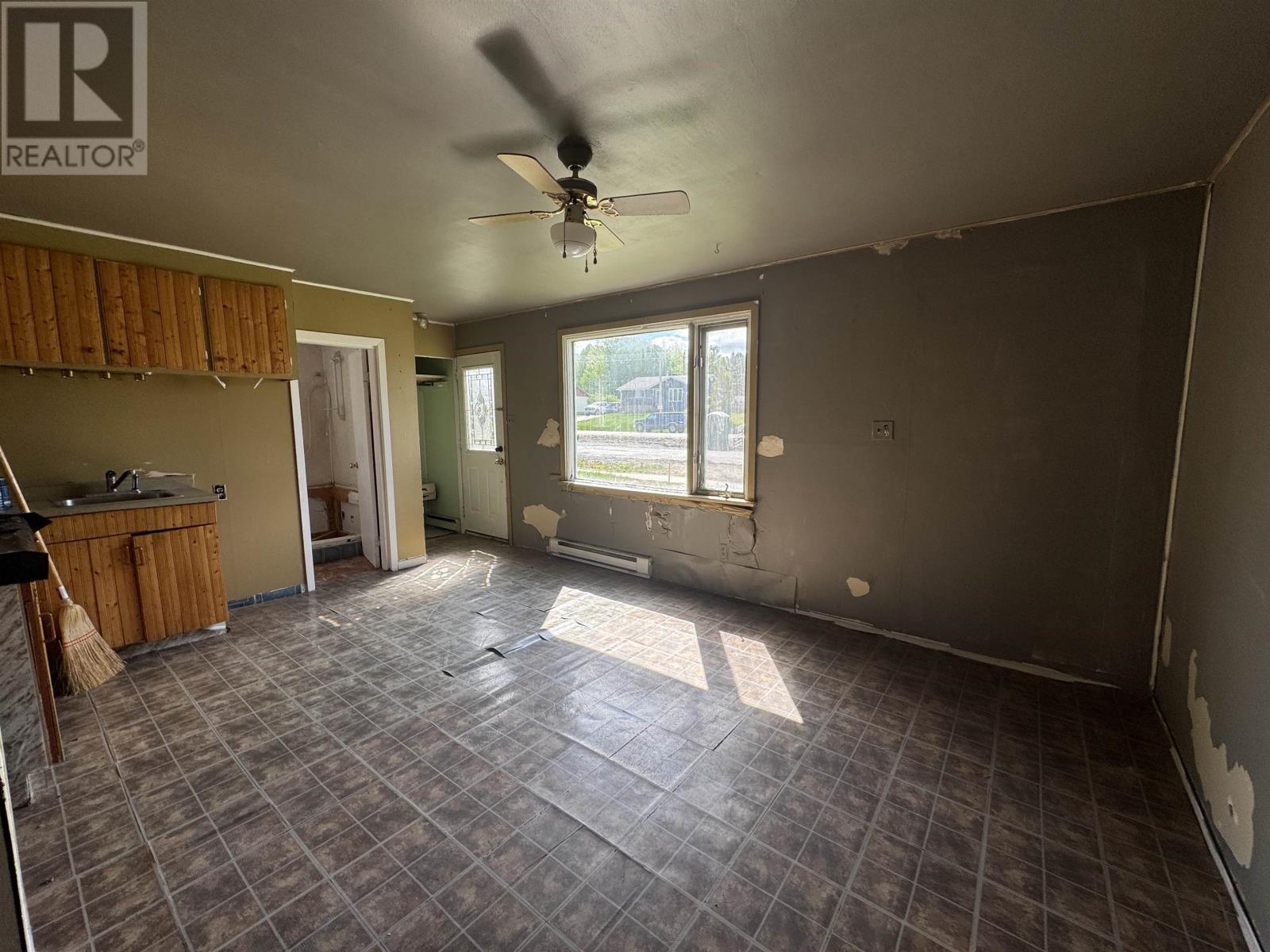 67 Manitou Road, Manitouwadge, Ontario  P0T 2C0 - Photo 7 - TB2601395