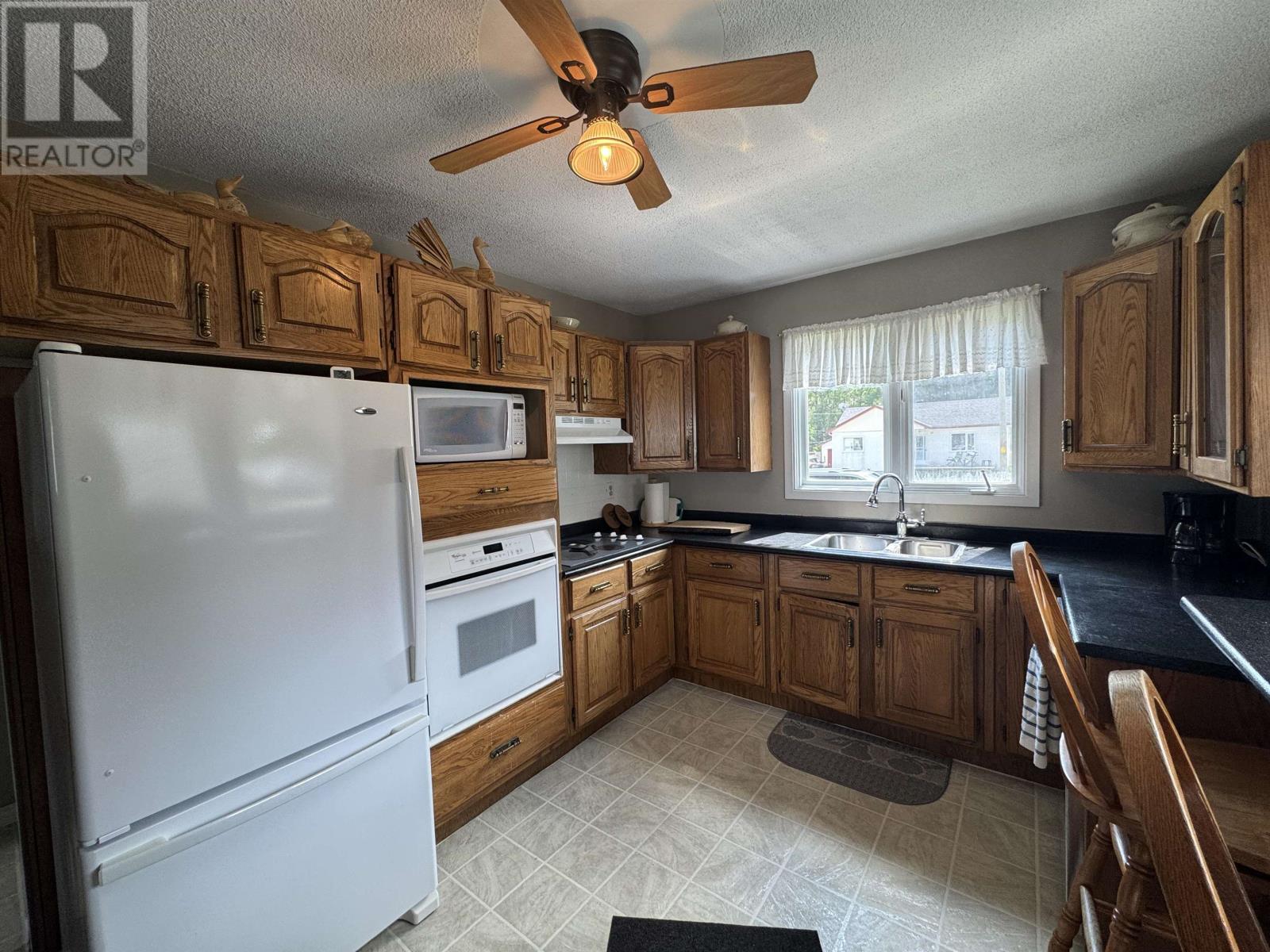 96 Warbler Dr, Manitouwadge, Ontario  P0T 2C0 - Photo 10 - TB2601935