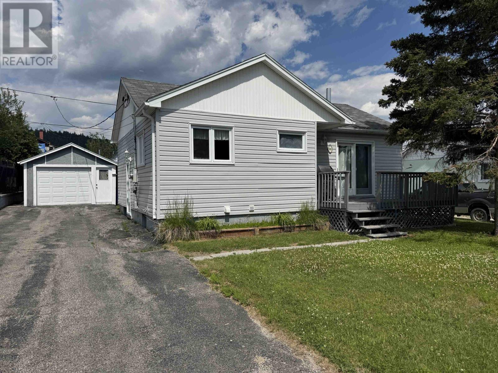 96 Warbler Dr, Manitouwadge, Ontario  P0T 2C0 - Photo 3 - TB2601935