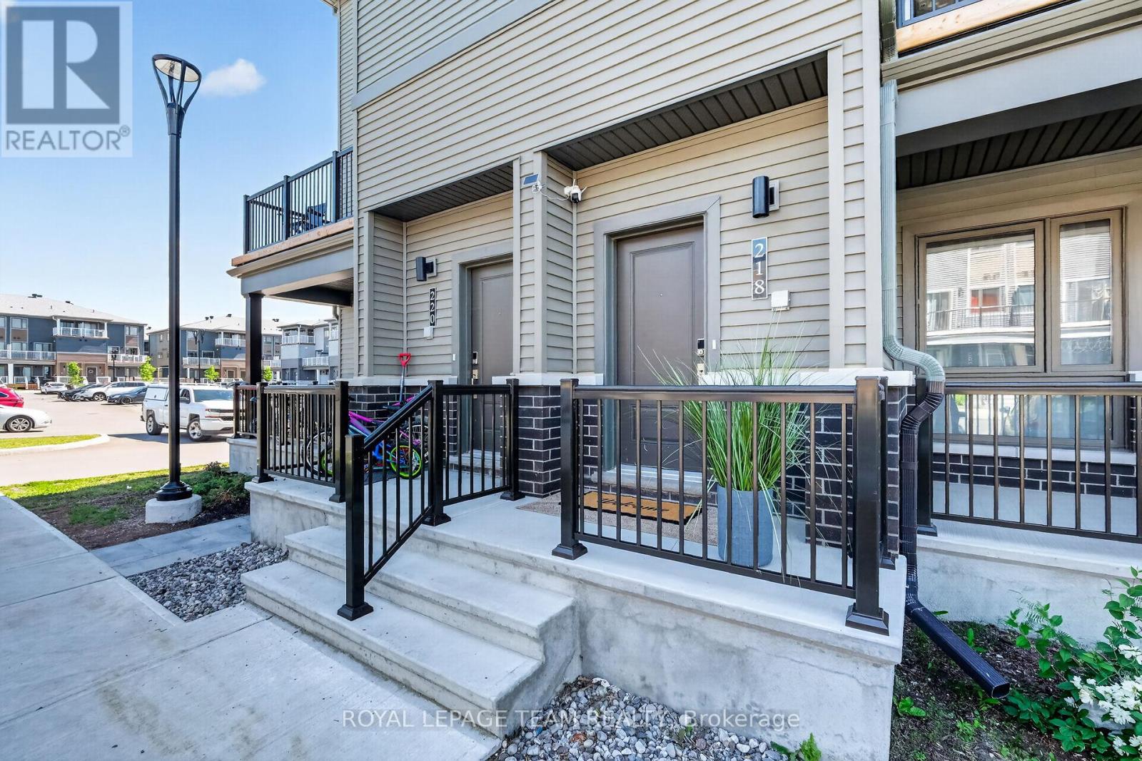 218 Parnian Private, Ottawa, Ontario  K2J 4H7 - Photo 3 - X13660808