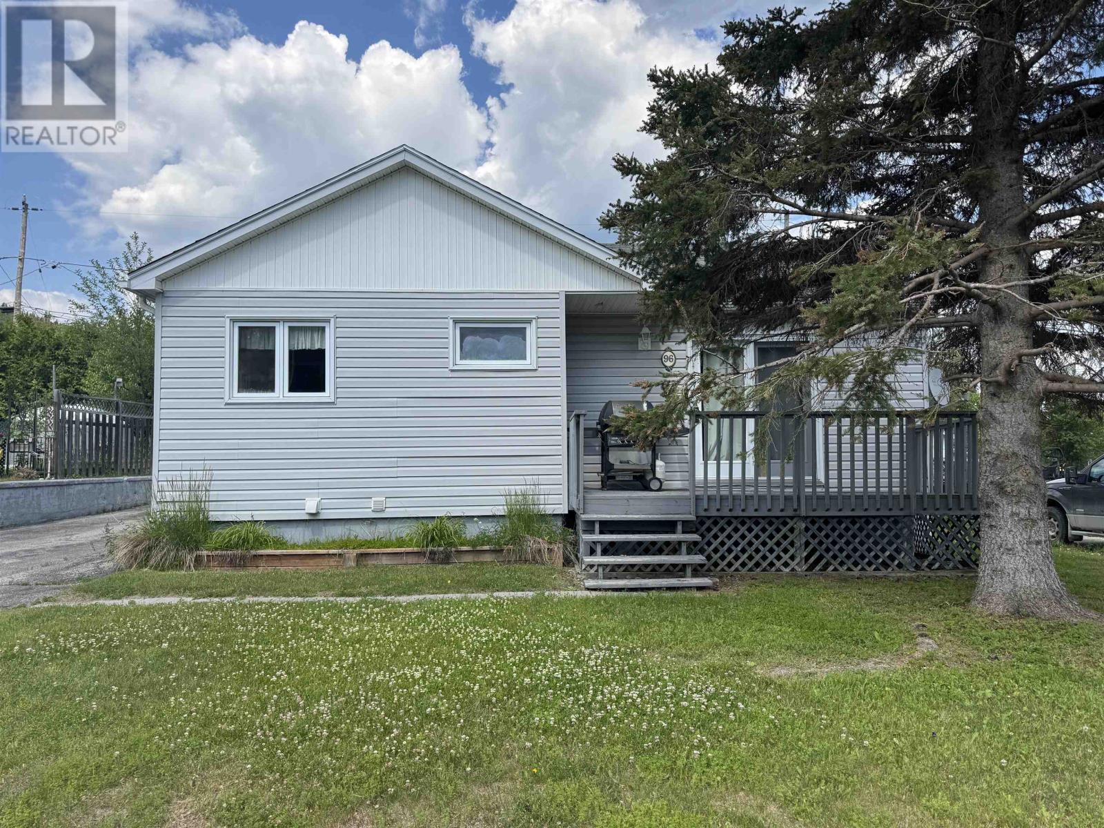 96 Warbler Dr, Manitouwadge, Ontario  P0T 2C0 - Photo 1 - TB2601935