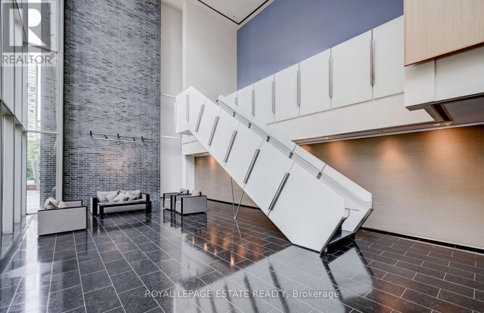 910 - 33 Charles Street E, Toronto, Ontario M4Y 0A2 - Photo 3 - C13660810