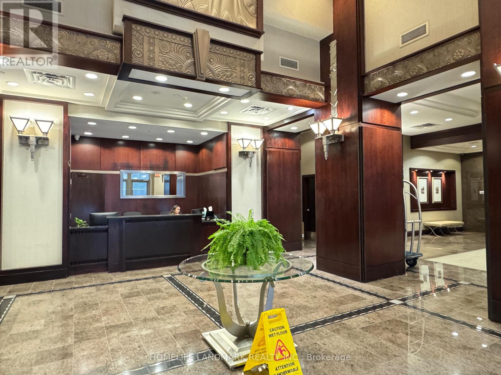 501 - 35 Balmuto Street, Toronto, Ontario M4Y 0A3 - Photo 4 - C13660842