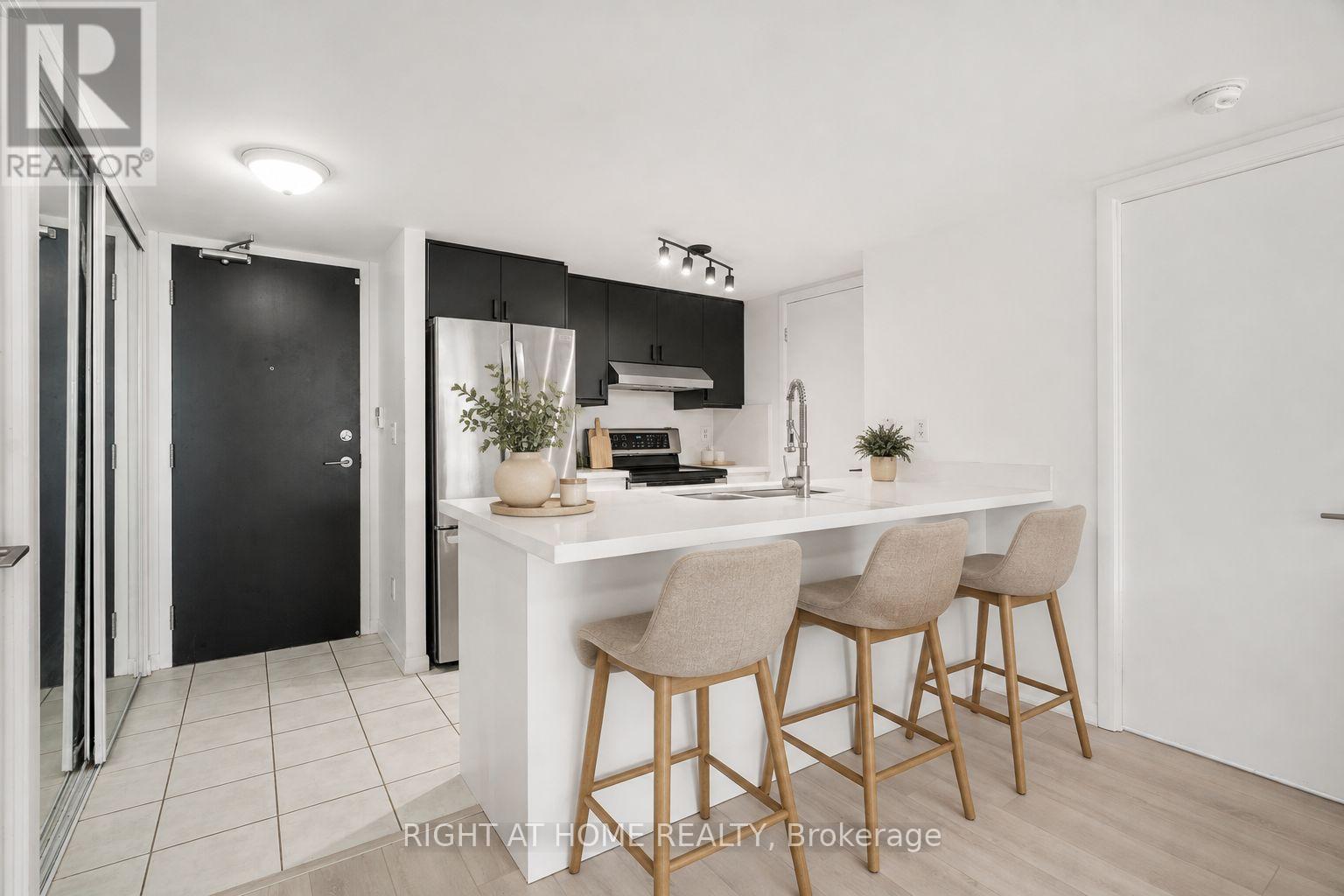 329 - 231 Fort York Boulevard, Toronto, Ontario  M5V 1B2 - Photo 5 - C13660914