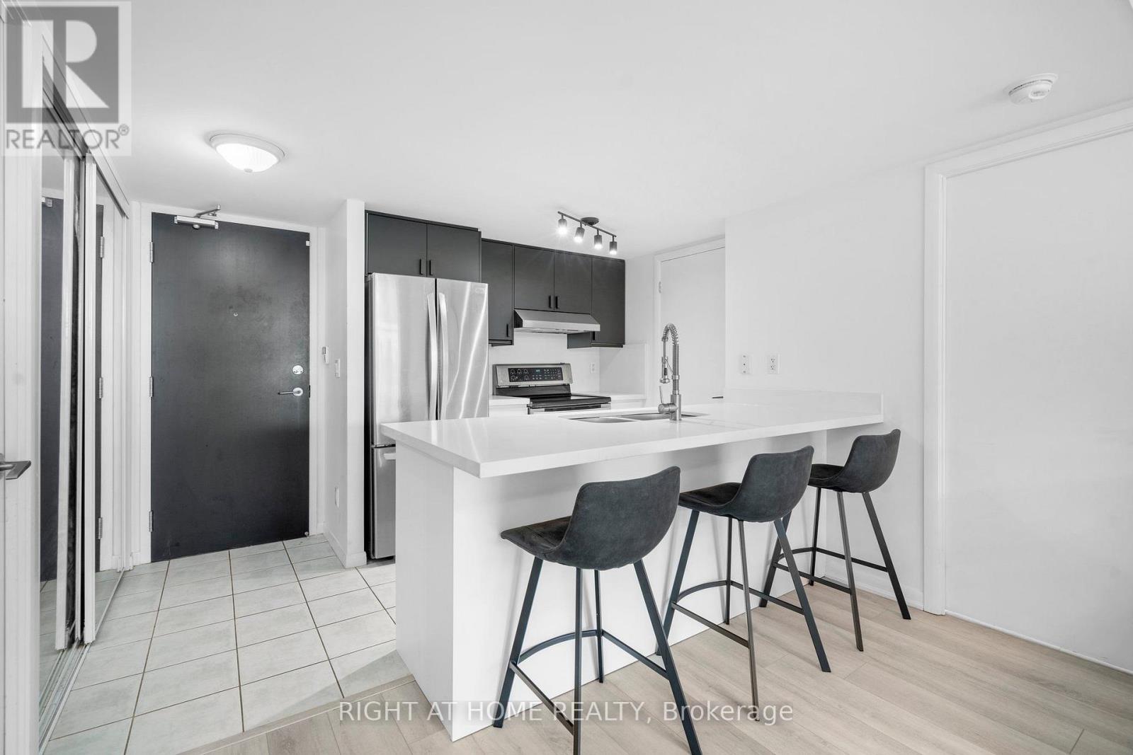 329 - 231 Fort York Boulevard, Toronto, Ontario  M5V 1B2 - Photo 6 - C13660914