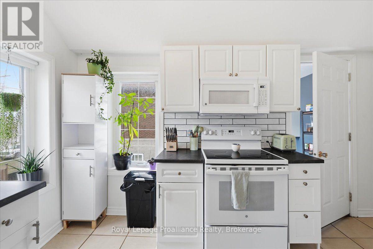 209 Dundas Street E, Quinte West, Ontario  K8V 1M1 - Photo 10 - X13660832