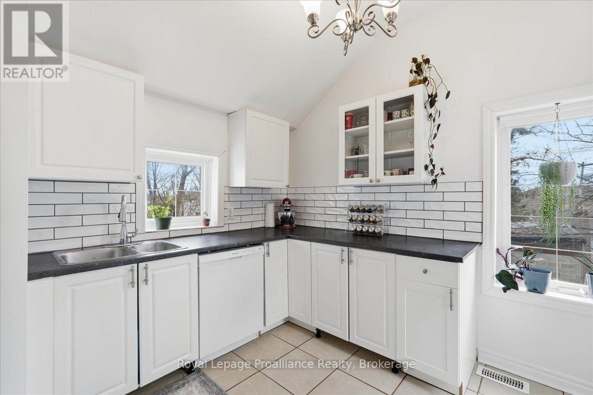 209 Dundas Street E, Quinte West, Ontario  K8V 1M1 - Photo 8 - X13660832