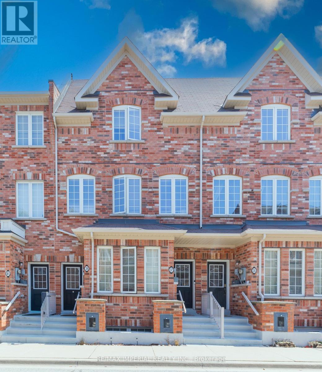 37 Carnahan Terrace, Toronto, Ontario M4E 0B2 - Photo 1 - E13660876