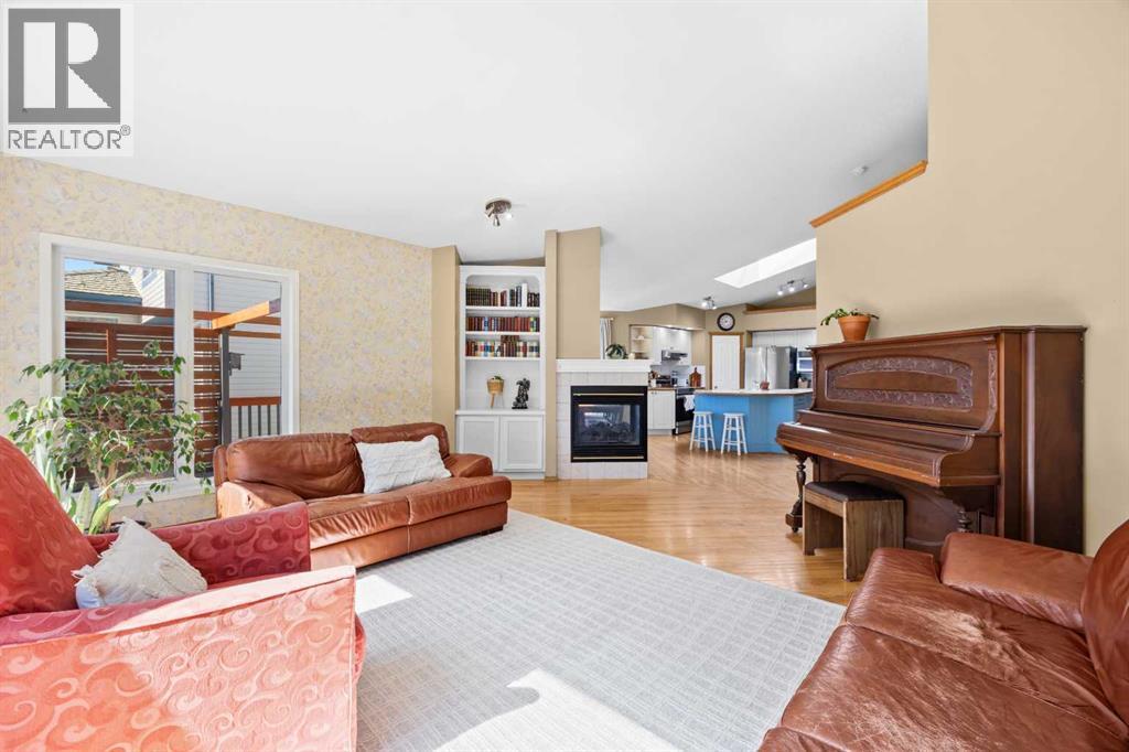 315 Rocky Ridge Bay Nw, Calgary, Alberta T3G 4H8 - Photo 10 - A2328782