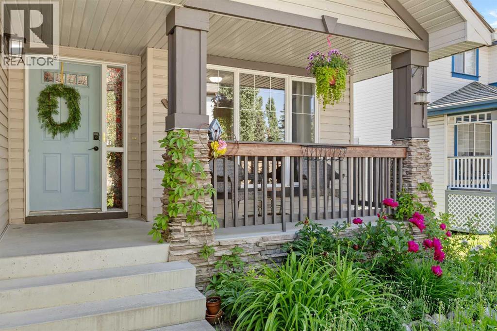 315 Rocky Ridge Bay Nw, Calgary, Alberta T3G 4H8 - Photo 3 - A2328782